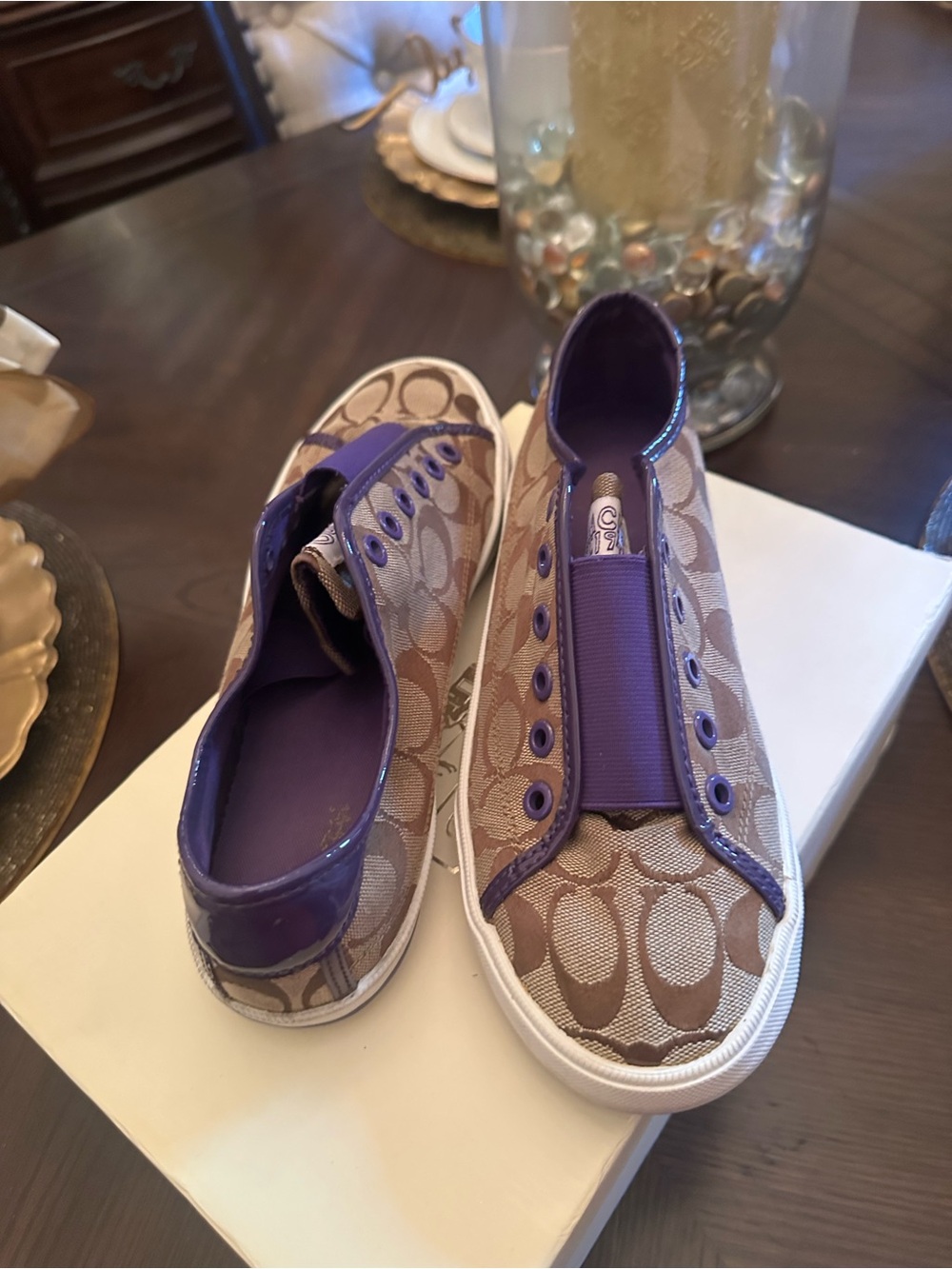 Slightly Worn Size 8 Coach Signature Canvas Low-Top Sneakers in Brown and Purple - Picture 3 of 4